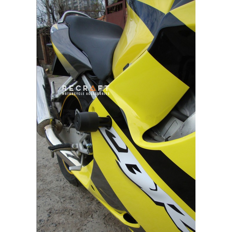 R12 Honda CBR600F4I 01-07 Puig 7056N Black Crash Pad 
